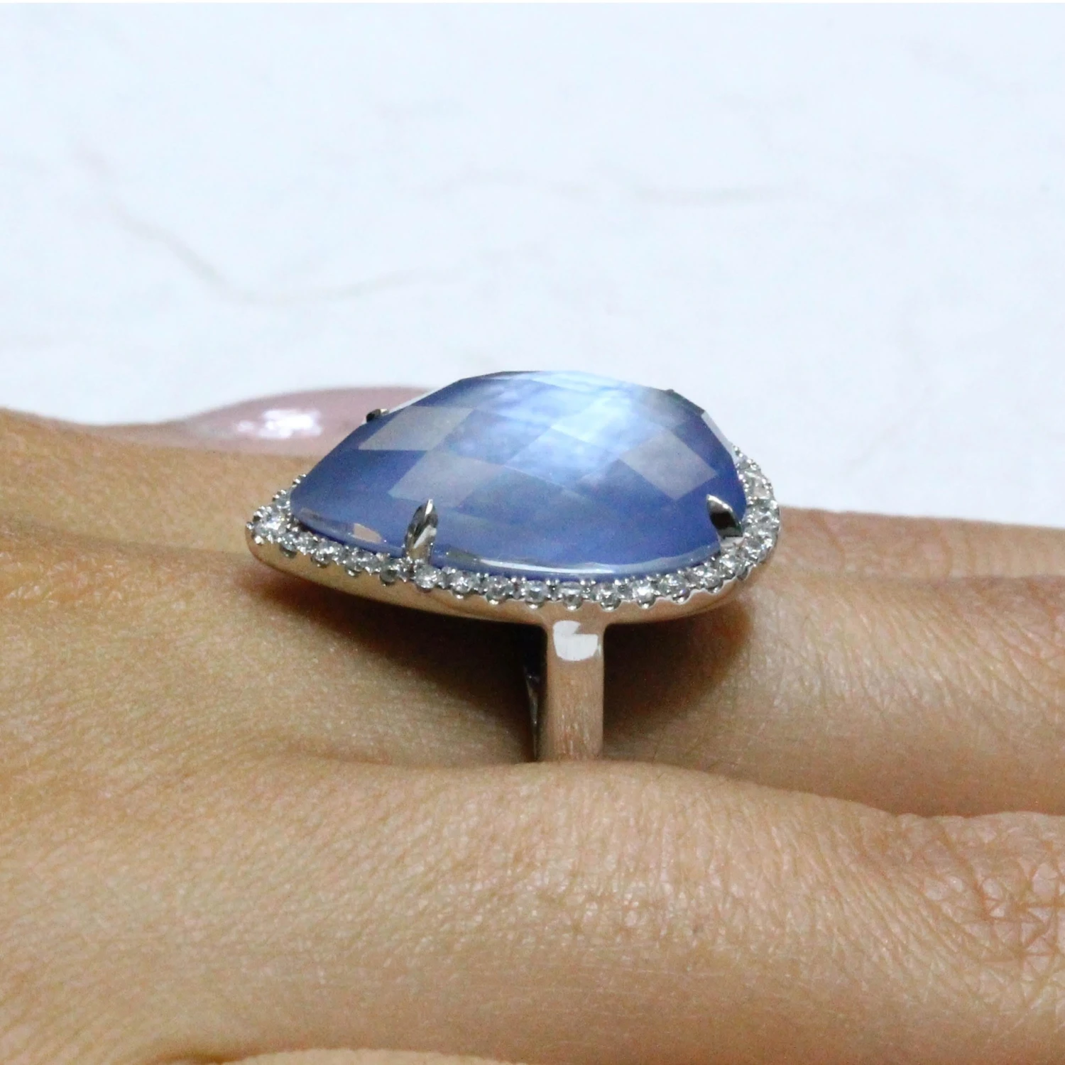 18K Gold Pear Shape Cocktail Ring With Lapis Lazuli, White Topaz And Diamonds 7 18K Gold Pear Shape Cocktail Ring With Lapis Lazuli, White Topaz And Diamonds – Image 5