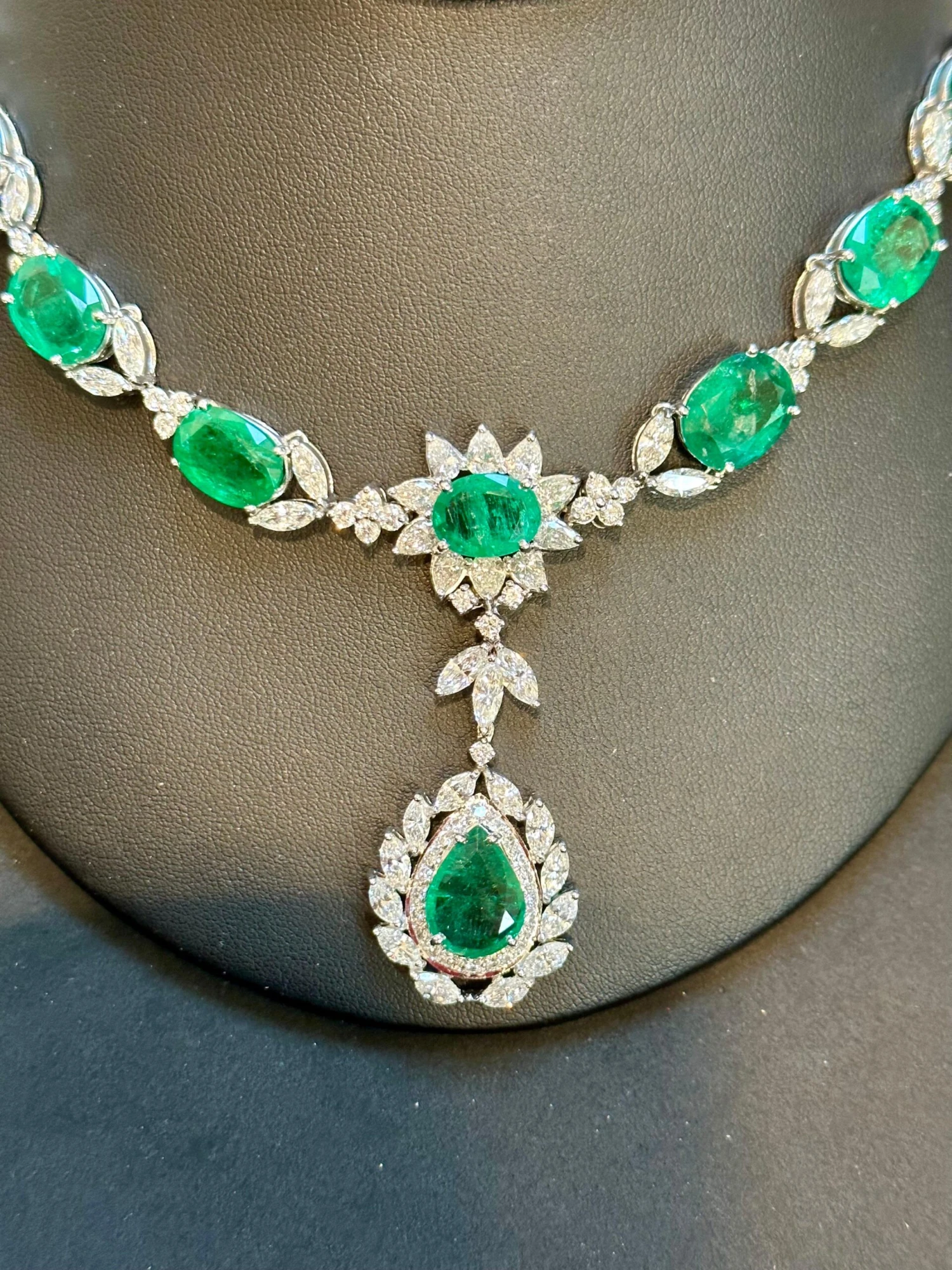 Unknown GIA Certified 56 Ct Zambian Emerald & 38 Ct Diamond Fringe Necklace 18KWG Bridal 8 Unknown GIA Certified 56 Ct Zambian Emerald & 38 Ct Diamond Fringe Necklace 18KWG Bridal – Image 6