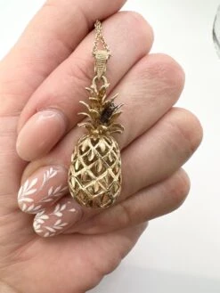 Unknown Pineapple Pendant Necklace 14 Karat Yellow Gold Necklace Ananas Pendant 10 Unknown Pineapple Pendant Necklace 14 Karat Yellow Gold Necklace Ananas Pendant -Mode Bijouterie Magasin mobilejpegupload 0D6478DB24A74BE0B4A6619A363768CF master