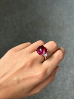 9.13 Carat Pink Tourmaline Sugarloaf And Diamond Three Stone Engagement Ring -Mode Bijouterie Magasin mobilejpegupload 1683953263587 master