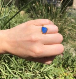 Scrives Irregular Blue Green Opal Cabochon 22 Karat Gold Ring -Mode Bijouterie Magasin mobilejpegupload 2AAEA89F68684D5CB2D44F5E39EDB21D master