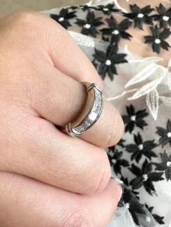 Unknown Princess Cut Diamond Wedding Band Made In Platinum 1.02 Carats -Mode Bijouterie Magasin mobilejpegupload 359F2D4D2DD045B89081687D94D79960 master