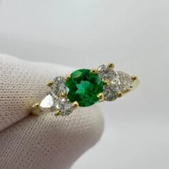 Tiffany & Co. Vivid Green Round Emerald & Diamond 18k Yellow Gold Cluster Ring -Mode Bijouterie Magasin mobilejpegupload 439E32D804284F56AAF2C5CFA070784B master