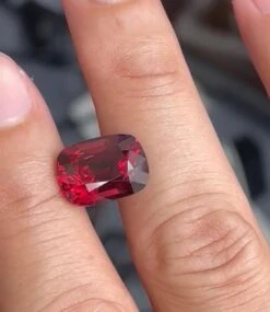 Red Spinel 9.17 Carats, Eye Clean, Burma -Mode Bijouterie Magasin mobilejpegupload 51E757E2B62B492D863D462816F243DC master