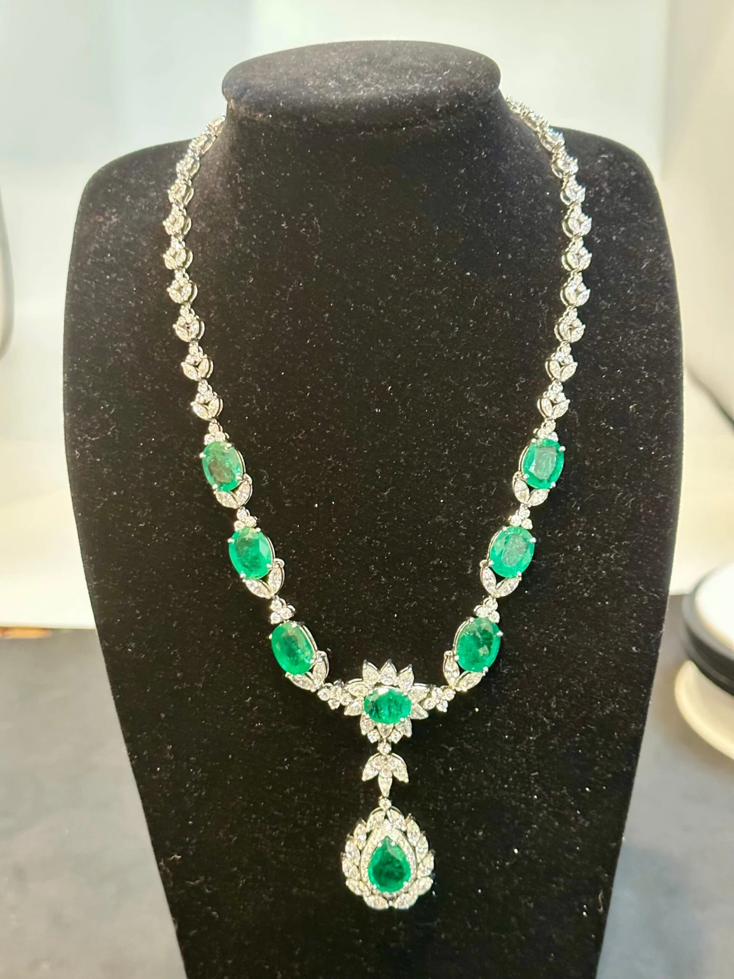 Unknown GIA Certified 56 Ct Zambian Emerald & 38 Ct Diamond Fringe Necklace 18KWG Bridal 10 Unknown GIA Certified 56 Ct Zambian Emerald & 38 Ct Diamond Fringe Necklace 18KWG Bridal – Image 8