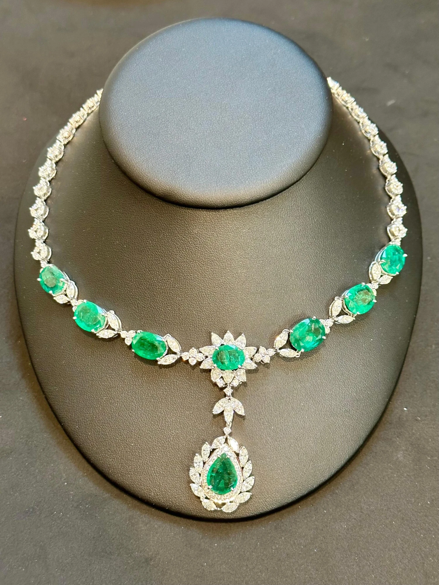 Unknown GIA Certified 56 Ct Zambian Emerald & 38 Ct Diamond Fringe Necklace 18KWG Bridal 11 Unknown GIA Certified 56 Ct Zambian Emerald & 38 Ct Diamond Fringe Necklace 18KWG Bridal – Image 9