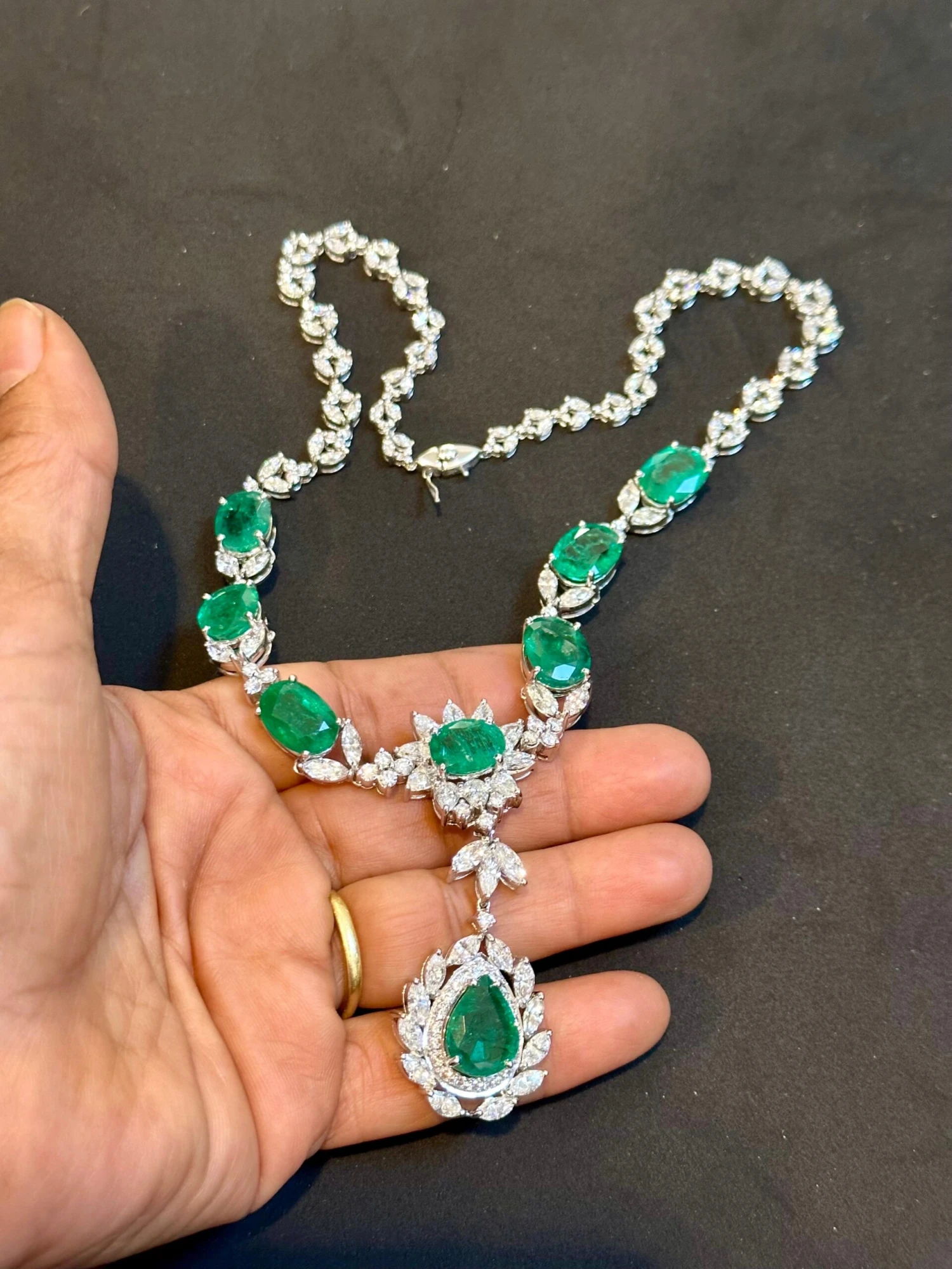 Unknown GIA Certified 56 Ct Zambian Emerald & 38 Ct Diamond Fringe Necklace 18KWG Bridal 9 Unknown GIA Certified 56 Ct Zambian Emerald & 38 Ct Diamond Fringe Necklace 18KWG Bridal – Image 7