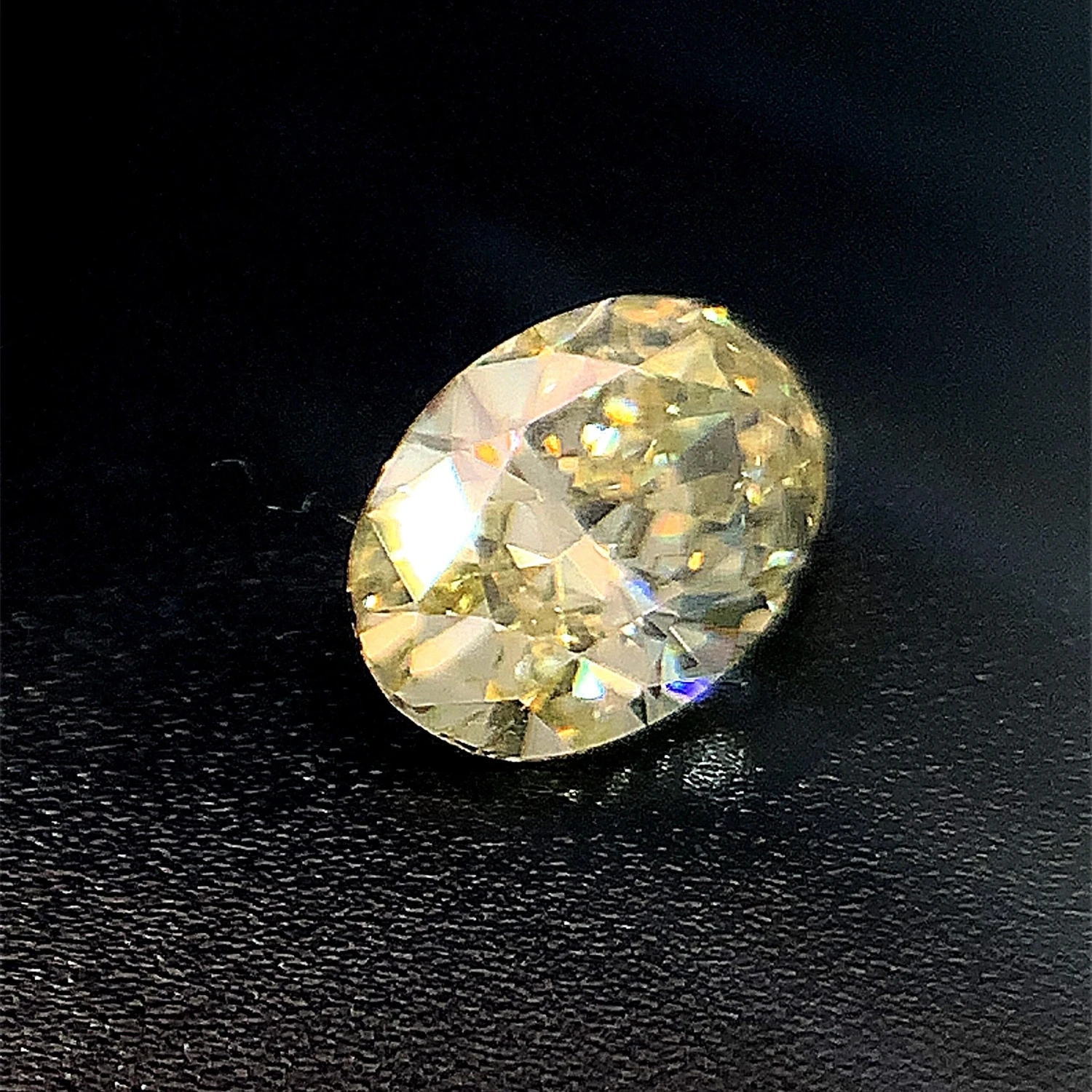 GIA Certificated Natural Fancy Light Yellow Diamond Oval Brilliant, 0.61cts, Si1 5 GIA Certificated Natural Fancy Light Yellow Diamond Oval Brilliant, 0.61cts, Si1 – Image 3