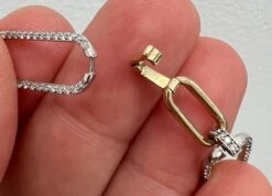 Unknown 14K Two-Tone Paper-Clip Oval Shape Bracelet With 1.56 Carats Of Natural Diamonds -Mode Bijouterie Magasin mobilejpegupload 7E026BA303C244099C294CA8BDE76865 master