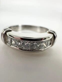 Unknown Princess Cut Diamond Wedding Band Made In Platinum 1.02 Carats -Mode Bijouterie Magasin mobilejpegupload 80AF2D5657284CB9BB566C3F6CCED3E0 master
