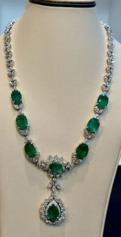 Unknown GIA Certified 56 Ct Zambian Emerald & 38 Ct Diamond Fringe Necklace 18KWG Bridal 32 Unknown GIA Certified 56 Ct Zambian Emerald & 38 Ct Diamond Fringe Necklace 18KWG Bridal -Mode Bijouterie Magasin mobilejpegupload 85CB98E65AD64919A02E4CAED2515C55 master