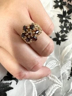 Unknown Vintage Filigree Garnet Gemstone Ring 10Karat Yellow Gold 14 Unknown Vintage Filigree Garnet Gemstone Ring 10Karat Yellow Gold -Mode Bijouterie Magasin mobilejpegupload 86B8FE1701184D6C9C13CBC54CC29137 master
