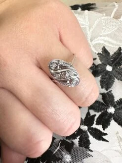 Unknown Vintage Diamond Ring 10 Karat White Gold 10 Unknown Vintage Diamond Ring 10 Karat White Gold -Mode Bijouterie Magasin mobilejpegupload 96A753AD58054943B644299340D28B95 master