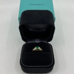 Tiffany & Co. Vivid Green Round Emerald & Diamond 18k Yellow Gold Cluster Ring -Mode Bijouterie Magasin mobilejpegupload 9F82B2358BC544608B026C3F8E107265 master