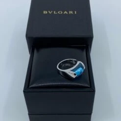 Vintage Bvlgari Bulgari Tronchetto 18 Karat White Gold Blue Topaz Ring With Box -Mode Bijouterie Magasin mobilejpegupload A1BBD4453BFE4426A33D93417BC64C5E master