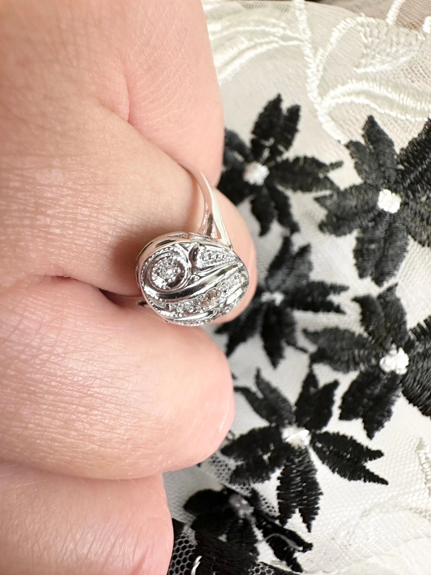 Unknown Vintage Diamond Ring 10 Karat White Gold 6 Unknown Vintage Diamond Ring 10 Karat White Gold – Image 4