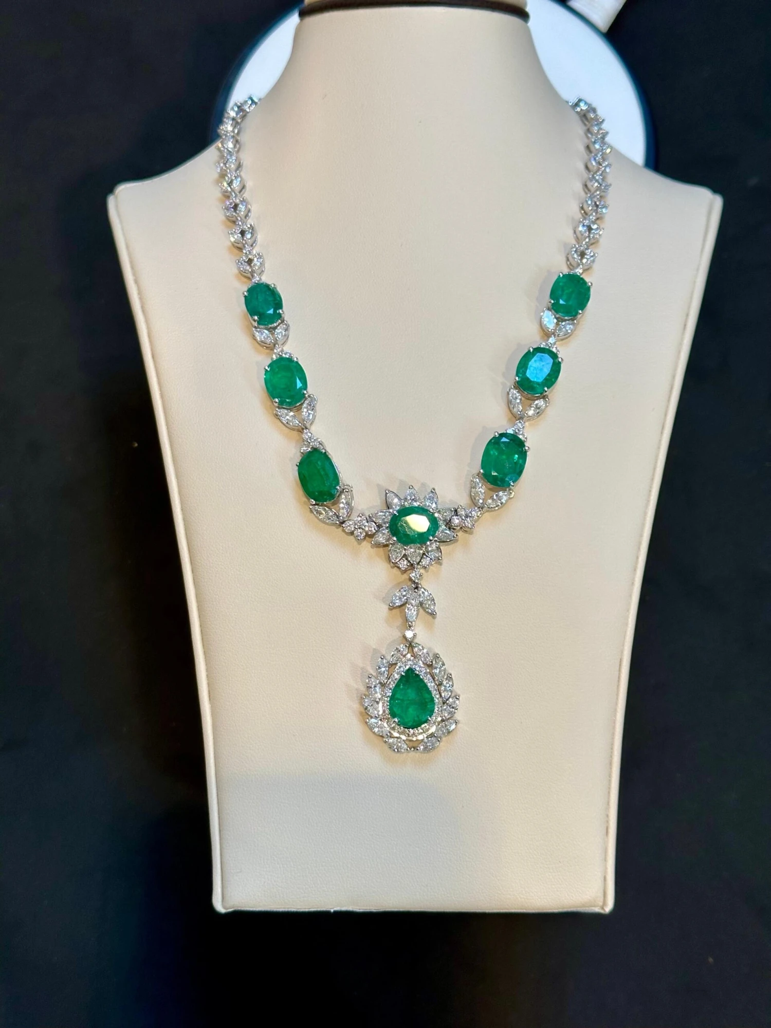 Unknown GIA Certified 56 Ct Zambian Emerald & 38 Ct Diamond Fringe Necklace 18KWG Bridal 13 Unknown GIA Certified 56 Ct Zambian Emerald & 38 Ct Diamond Fringe Necklace 18KWG Bridal – Image 11