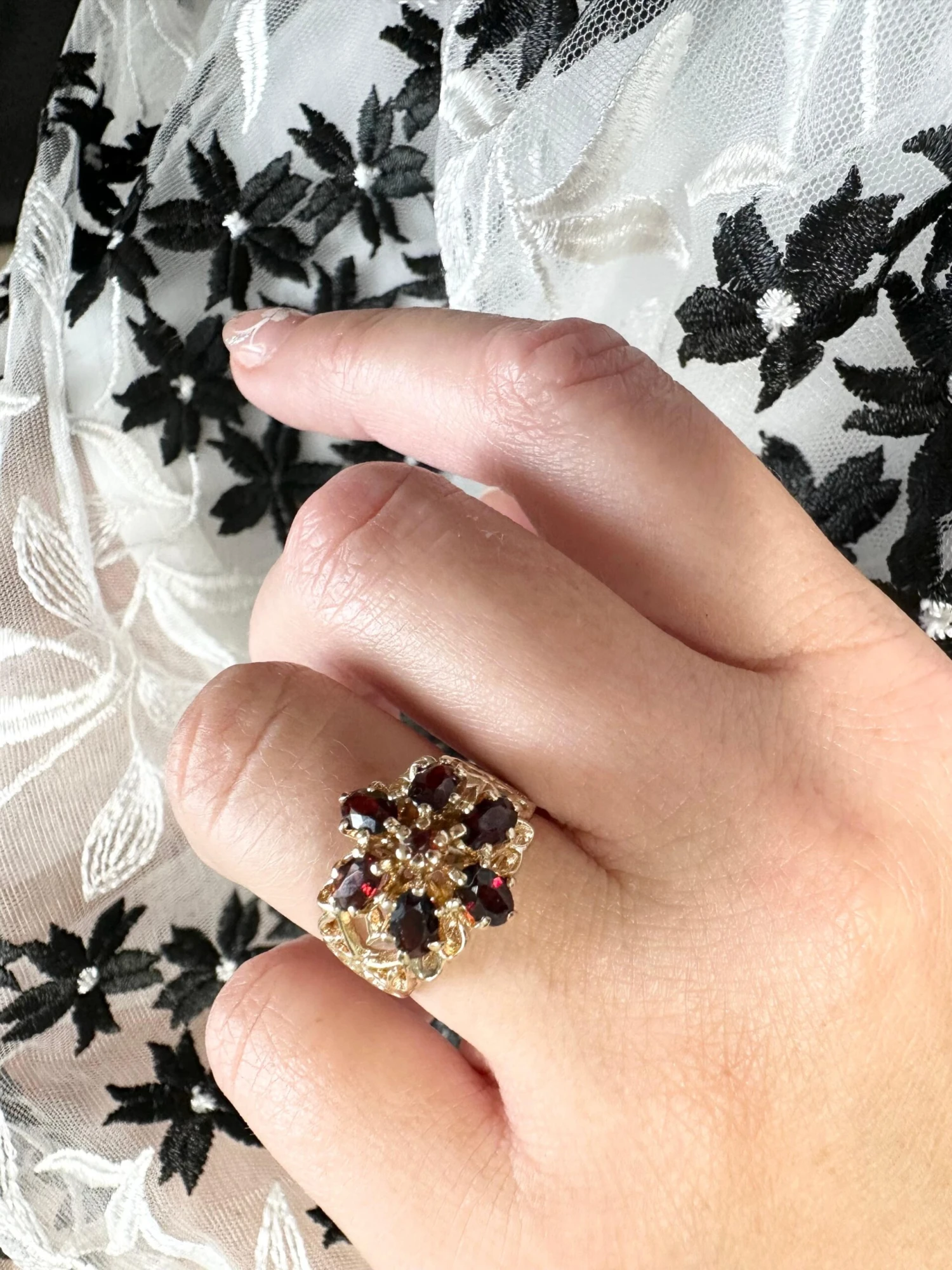 Unknown Vintage Filigree Garnet Gemstone Ring 10Karat Yellow Gold 10 Unknown Vintage Filigree Garnet Gemstone Ring 10Karat Yellow Gold – Image 8