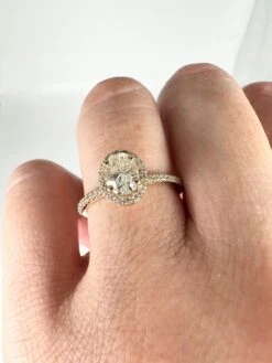 Unknown Oval Diamond Engagement Ring 14 Karat Yellow Gold Diamond Ring 13 Unknown Oval Diamond Engagement Ring 14 Karat Yellow Gold Diamond Ring -Mode Bijouterie Magasin mobilejpegupload D0842EC8573B4274B25A32149202D9B5 master