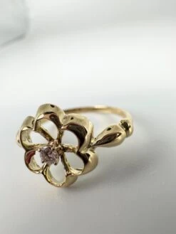 Unknown Floral Diamond Ring 18 Karat Yellow Gold Promise Ring Flower Ring -Mode Bijouterie Magasin mobilejpegupload D7D4535FF94B4B4B855005770597D440 master
