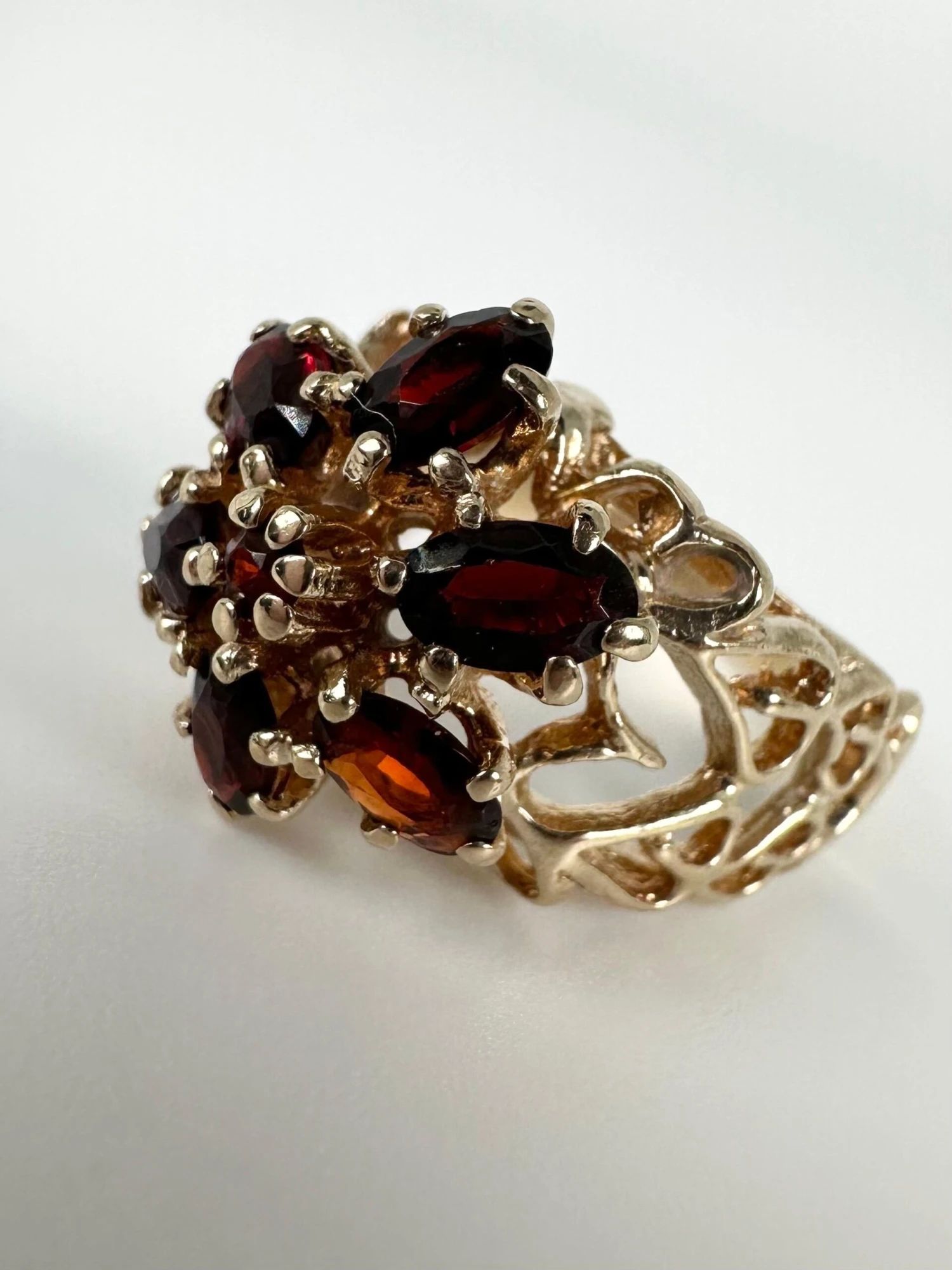 Unknown Vintage Filigree Garnet Gemstone Ring 10Karat Yellow Gold 4 Unknown Vintage Filigree Garnet Gemstone Ring 10Karat Yellow Gold – Image 2