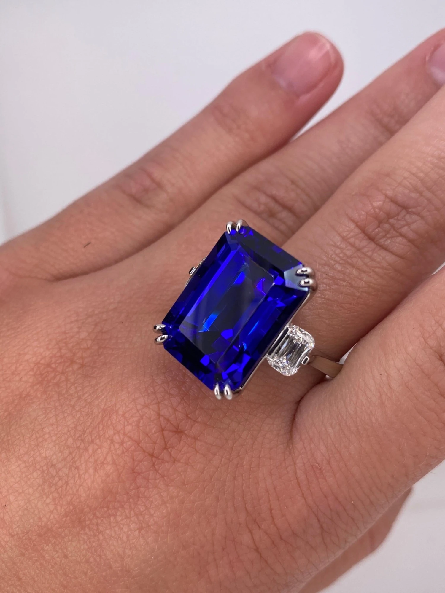 19.97 Carat Emerald Cut Blue Tanzanite And Diamond Ring 8 19.97 Carat Emerald Cut Blue Tanzanite And Diamond Ring – Image 6