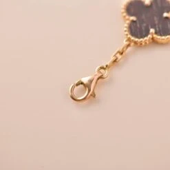 Van Cleef & Arpels Vintage Alhambra Letterwood Rose Gold Bracelet -Mode Bijouterie Magasin photo 2023 06 08 16 32 37 master