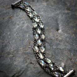 Sterling Silver Mesh Bracelet With Labradorite Marquise Cabochons -Mode Bijouterie Magasin ribbon brac master