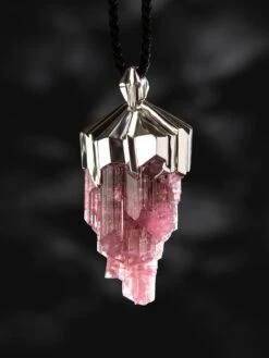 Large Rubellite Tourmaline Crysral Raw Silver Pendant 29 Large Rubellite Tourmaline Crysral Raw Silver Pendant -Mode Bijouterie Magasin rubellite pink tourmaline crystal silver pendant gabilo 1122 13 master