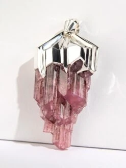 Large Rubellite Tourmaline Crysral Raw Silver Pendant 30 Large Rubellite Tourmaline Crysral Raw Silver Pendant -Mode Bijouterie Magasin rubellite pink tourmaline crystal silver pendant gabilo 1122 15 master