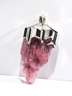 Large Rubellite Tourmaline Crysral Raw Silver Pendant 33 Large Rubellite Tourmaline Crysral Raw Silver Pendant -Mode Bijouterie Magasin rubellite pink tourmaline crystal silver pendant gabilo 1122 21 master