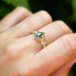 Solid 18 Carat Gold Sunken Treasure Sapphire Ring By Lucy Stopes-Roe 18 Solid 18 Carat Gold Sunken Treasure Sapphire Ring By Lucy Stopes-Roe -Mode Bijouterie Magasin sunken traesure 5 master