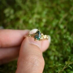 Solid 18 Carat Gold Sunken Treasure Sapphire Ring By Lucy Stopes-Roe 20 Solid 18 Carat Gold Sunken Treasure Sapphire Ring By Lucy Stopes-Roe -Mode Bijouterie Magasin sunken traesure 7 master