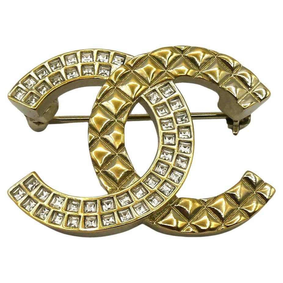 CHANEL By KARL LAGERFELD Light Gold Tone Quilted CC Brooch, 2017 3 CHANEL By KARL LAGERFELD Light Gold Tone Quilted CC Brooch, 2017