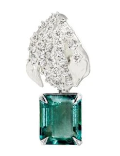 White Gold Contemporary Peony Petal Clip-On Earrings With Emeralds, 62 Diamonds 22 White Gold Contemporary Peony Petal Clip-On Earrings With Emeralds, 62 Diamonds -Mode Bijouterie Magasin wgl4 2 master